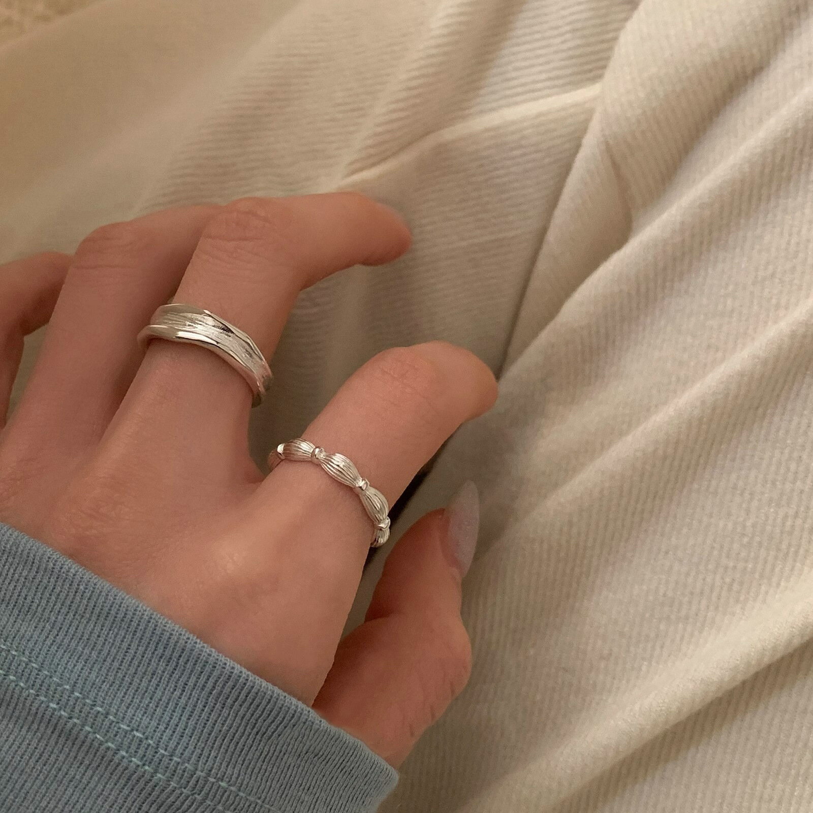 楽天y2marketシルバーリング レディース リング シンプル 開口 指輪 おしゃれ 高級感 重ね付け きれいめ アクセサリー ペアリング 風 プレゼント レディース インスタ風クールスタイルリング✨ シンプルな素リング シルバーリング 指輪 輝きがあってどんなコーデにも合わせやすい