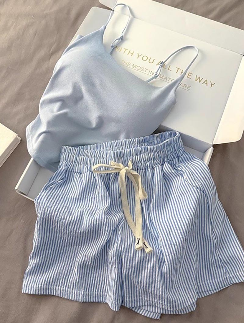 【最大P5】パッド付き パジャマ ストラップ柄レディース 夏 2点セット ルームウェア キャミソール 上下セット セットアップ かわいい シンプル セクシー ショートパンツ 部屋着 寝巻き 着心地 春 夏 夏用 おしゃれ 涼しい 女性 可愛い ギフト 大人 柔らかい