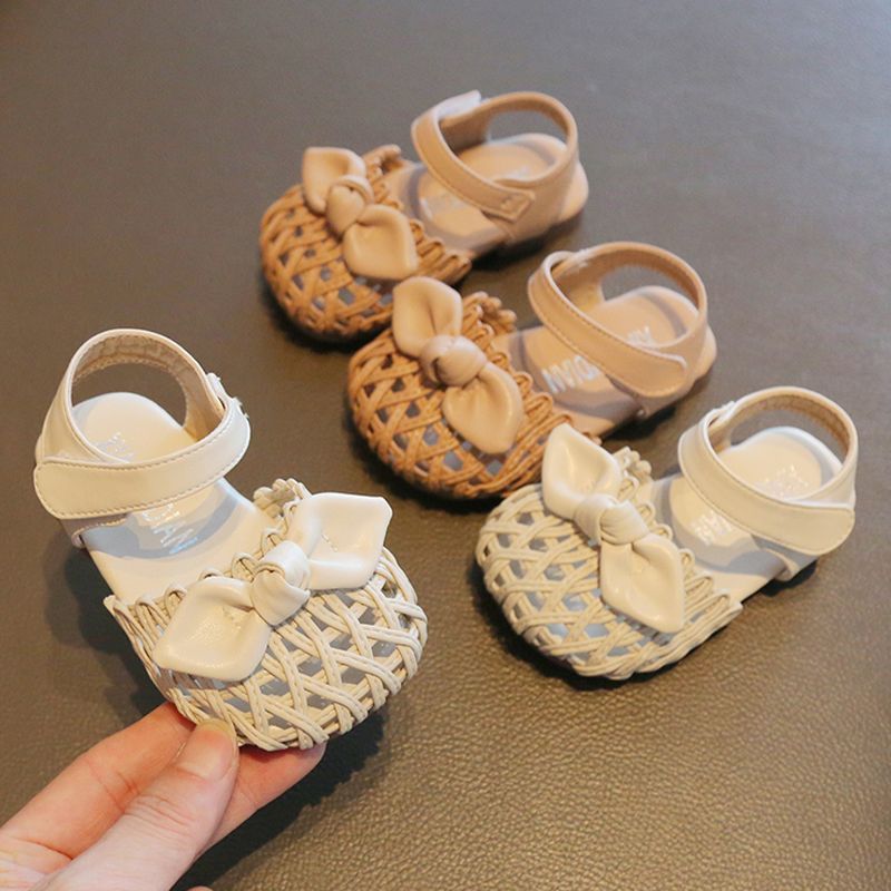 【SS半額OFF】サンダル 女の子 ガールズシューズ つま先保護 可愛い キッズサンダル ベビーシューズ 子供靴 白 夏用 蝶結び キッズ マジックテープ