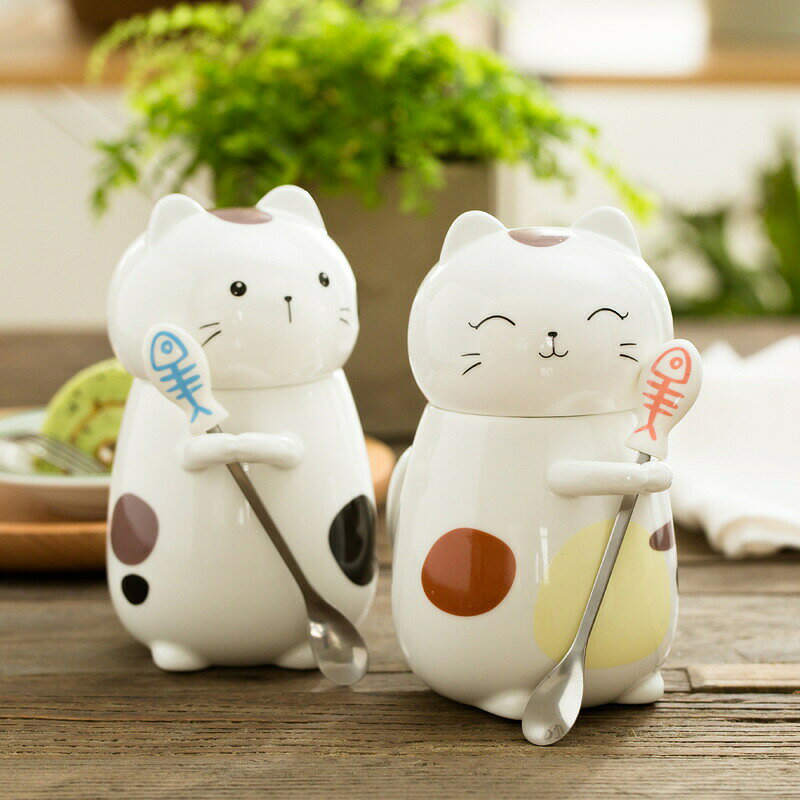 "超萌え猫カップで、毎日がかわいく始まる！"。猫マグ コップ マグカップ スプーン付き 蓋付き かわいい 猫 コーヒーマグ 耐熱 陶瓷コップ 猫陶器 日常使い オフィス用 子供用 ティータイム 朝食 飲み物 お子様 誕生日 記念日 紅茶 ミルク 400mL猫マグ コップ マグカップ スプーン付き 蓋付き かわいい 猫 コーヒーマグ 耐熱 陶瓷コップ 猫陶器 日常使い オフィス用 子供用 ティータイム 朝食 飲み物 お子様 誕生日 記念日 紅茶 ミルク 400mL "超萌え猫カップで、毎日がかわいく始まる！" "【高品質】このマグカップは頑丈な陶材でできています。絶妙でかわいい猫の模様のコーヒーカップは友人や家族に良い贈り物を提供することができます。蓋・スプーン・取っ手付きでお手頃なので気軽に使えます。【かわいい猫のマグカップ】: 絶妙なデザインで、温かい飲み物にも冷たい飲み物にも最適です。食器洗浄機、電子レンジ対応。【スプーン付き】フタ付き &amp; スプーン付きのセット構成で、持ち運びもラクラク。【適用場合】：多目的に使用できます。コーヒー、ミルク、紅茶、水、ジュース、アイスクリーム、シャンパン、カクテル、ウイスキーなど、温かい飲み物や冷たい飲み物の需要を満たすだけでなく、家庭、オフィス、誕生日パーティー、ピクニック、キャンプ、クリスマス、日常使いなど、屋内外での使用にも適しています。" 5