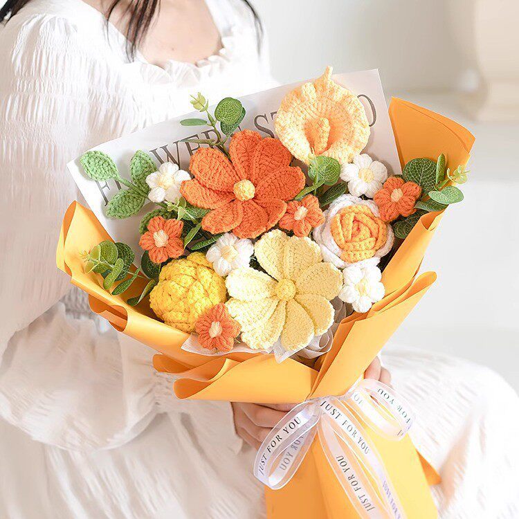 特別な記念日の贈り物におすすめ。ぬいぐるみ花束 糸 かぎ針編み 造花 アレンジメントブーケ ギフト ぬいぐるみ ブーケ かわいい 贈り物 子供 プレゼント 女性 妻 友人 ギフト・発表会・誕生日・記念日・卒業式 ・成人式 子供の日ぬいぐるみ花束 糸 かぎ針編み 造花 アレンジメントブーケ ギフト ぬいぐるみ ブーケ かわいい 贈り物 子供 プレゼント 女性 妻 友人 ギフト・発表会・誕生日・記念日・卒業式 ・成人式 子供の日 特別な記念日の贈り物におすすめ 【プレゼントにピッタリ】お子様はもちろん、ご家族、お友達、恋人など大切な方やお世話になった方への贈り物としてもおすすめです。誕生日、クリスマス、記念日、感謝祭に、子供の日など様々なシーンに活躍できます【優れた材質】ぬいぐるみ素材とPP綿で作られ、耐久性が高いアイテムです。【手作りな風合い】本製品は一つ一つ手作業で作り上げ、手作りならではの風合いを楽しめます。送る方ももらう方も笑顔になれるように、心込めて仕上げました。【注意】若干の個体差がございますので、予めご了承ください。光の加減や環境により、実際のお色と異なって見える場合がございます。またぬいぐるみは受け取り時変形している可能性が御座います。手直しして頂きましたら元に戻ります。ご理解頂ける方のみご購入お願い致します。 5