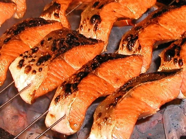 【炭火焼:紅さけ(中辛)】1切入【美味しさ&風味】を丸ごと【真空パック】