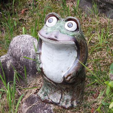 信楽焼 丸目立蛙（小）縁起物カエル お庭に玄関先に陶器蛙 やきもの 陶器 しがらきやき 蛙 陶器かえる 信楽焼カエル ka-0034