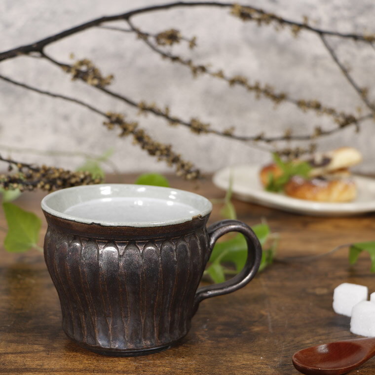 【ブラックフライデー限定15%OFFクーポン配布中】信楽焼 マグカップ 300ml(満水時)陶器 和風 コップ おしゃれ 食器 可愛い 日本製 和食器 スープカップ ティーカップ 結婚祝い 銀河マグカップ w403-06