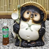 信楽焼きカエル付き狸