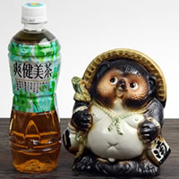 信楽焼き可愛いタヌキ