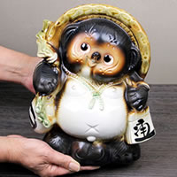 信楽焼き狸は金運 開運 魔除け 商売繁盛などにご利益 陶器たぬき 信楽焼たぬき タヌキ置物 やきもの 日本 狸 焼き物 たぬき置物 8号ひねり狸オス 信楽焼きたぬき しがらきやき Ta 0180 信楽 しがらき焼タヌキ タヌキ 信楽焼 タヌキ信楽焼 陶器タヌキ 縁起物タヌキ