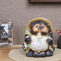 信楽焼き可愛いタヌキ