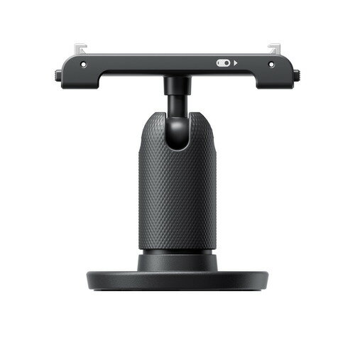 Insta360 CINSBBKC Insta360 GO 3 ピボットスタンド 発売日：2023年6月28日●GO 3 ピボットスタンド・粘着式のベースで、GO 3をどこにでも取り付けられます。・GO 3カメラとアクションポッドの両方をマウントするための磁気ラッチ。・調整可能なボールジョイントにより、柔軟な撮影とクリエイティブなアングルを実現します。・他のアクセサリーと組み合わせて使用できるユニバーサル1/4インチマウントポイント。・ピボットスタンドは、乾燥した清潔な平面にのみ貼り付けることができます。●ピボットスタンドどこにでも取り付けて、自由に動かそう。●無限の可能性思いついたところに貼り付けよう。想像するがままに。使用後は粘着性のあるベースを洗うだけで、再利用できます。底面には1/4インチのネジ穴もあり、より多くの取り付けオプションが可能です。●固定させようアクションポッドにつけたり、GO 3のみで使ったり、創造力を働かせよう！磁気ラッチで両者をしっかり固定し、素早く組み立て・分解ができます。●ひねって、さらに創造的に調整可能ボールジョイントで簡単に角度を変えることができ、クリエイティブなアングルが無限に広がります。色々試してみよう。