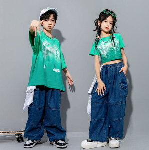 子供ダンスセット　ヒップホップジャズダンス衣装　ステージ演出　臍出し半袖tシャツ　ジーンズ2点セット　ゆったりtシャツ　春秋夏男の子女の子社交ダンス衣装キッズジャッズヒップホップダンスウェア HIPHOP　舞台演出服 団体服 発表会 チアリーディング　110-180cm