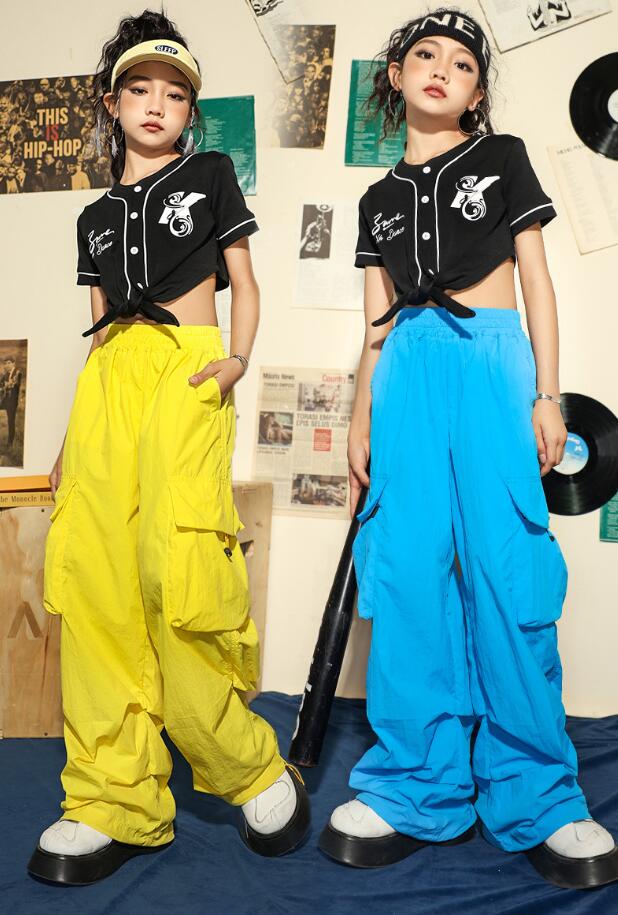 夏子供ヒップホップジャズダンス衣装　女の子ダンスウェア　半袖シャツ+ロング丈チノパン2点セット　臍..