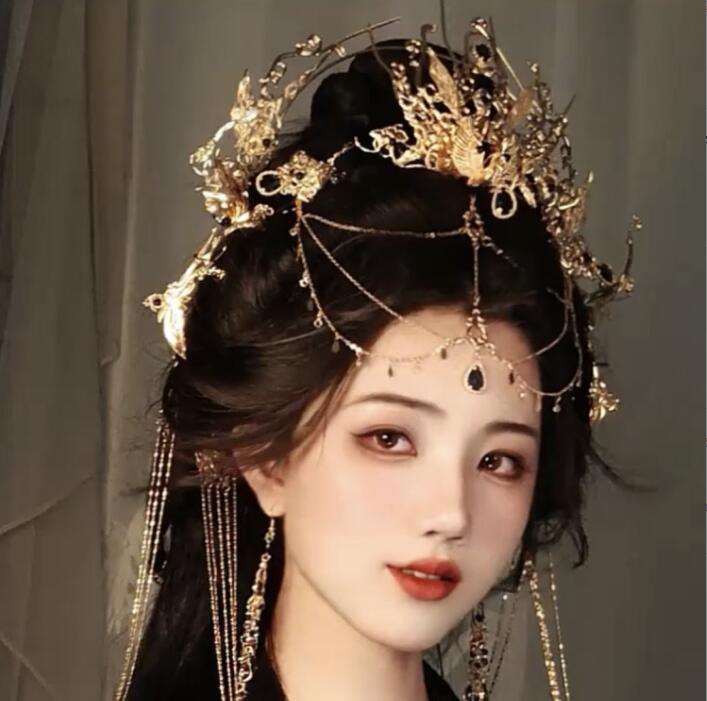 漢服アクセサリー　中国結婚式髪飾り　ウエディング漢服王冠　かんざし　古風中華漢服グッズ 　フリンジ 中華舞台ステージコスプレ道具 唐装漢服用髪飾り 華やか コスチューム ウエディング髪飾り