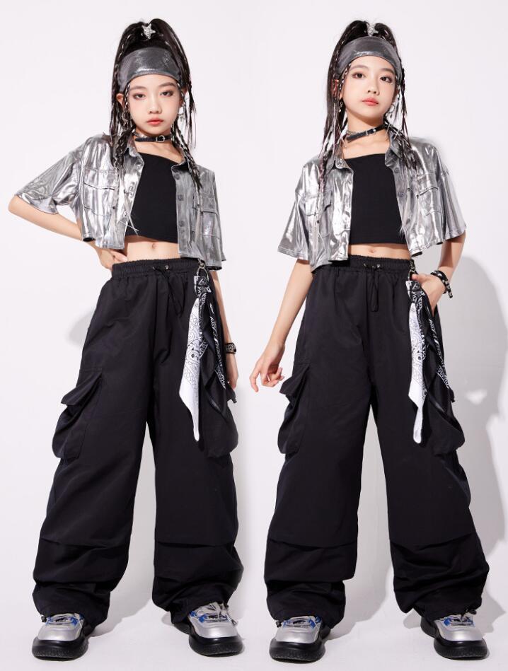 子供社交ダンス衣装 女の子レザーカーディガン ロング丈パンツ2/3点セットアップ 光沢あり チアガール 臍出しキッズジャズヒップホップダンス服 hiphopjazz舞台ダンス衣装 kpopステージ演出ウェア 学園際 イベント