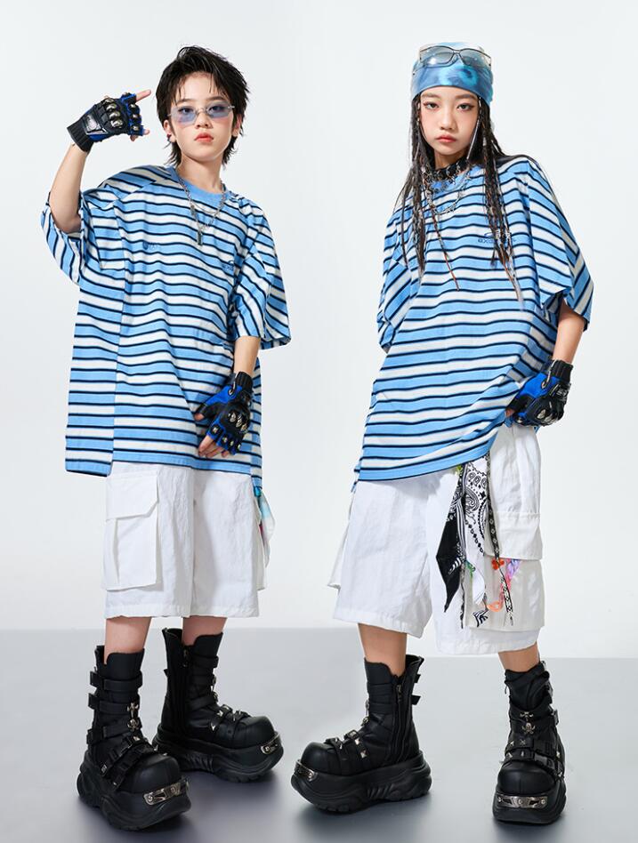 商品名 子供ダンス服 色 写真色 内容 サイズ モデル：身長135　体重25kg　試着サイズ140 普通の体型は下記の身長範囲で選んで大丈夫です、大柄の体型はワンサイズアップでお願い致します 110　身長100-110 120　身長110-120 130　身長120-130 140　身長130-140 150　身長140-150 160　身長150-160 170　身長160-170 180　身長170-180 採寸サイズなので若干の誤差がある場合がございます。 素材 ポリエステル 連絡について ＊土日祝日に電話対応不可、メールでの返信は48時間以内させていただきます。弊社と連絡取れないことはございません、最後まできちんと対応いたします、どうぞご安心ください。 ＊誠に勝手ながら、ご理解頂きますようお願い申し上げます。 注意事項 ＊ページの閲覧環境によって、掲載写真と実際の商品の色合いが異なる場合があります。 ＊モデルに小物を使う場合がございますが、商品に含まれませんのでご了承下さい。 ＊生産過剰や在庫管理条件より細かなキズやヨゴレなどがございます。完璧品をお求めの方と細かい部分を気になさる方は、ご購入をご遠慮ください。 ＊在庫は複数店舗共有しております、在庫更新は遅れるより在庫切れの場合がございます、その場合、できるだけ早めに報告させていただきますが、どうか容赦ください。 ＊商品の仕様は、製造元の都合により予告なく変更する場合があります。 ＊お届けした商品に不備がございましたら、お届け後5日以内にご連絡ください。確認後速やかに対応させていただきます。なお期日を過ぎた場合はお受け致しかねますので予めご了承ください。 ＊他に不明点がございましたら、ご連絡くださませ。商品名 子供ダンス服 色 写真色 内容 サイズ モデル：身長135　体重25kg　試着サイズ140 普通の体型は下記の身長範囲で選んで大丈夫です、大柄の体型はワンサイズアップでお願い致します 110　身長100-110 120　身長110-120 130　身長120-130 140　身長130-140 150　身長140-150 160　身長150-160 170　身長160-170 180　身長170-180 採寸サイズなので若干の誤差がある場合がございます。 素材 ポリエステル 連絡について ＊土日祝日に電話対応不可、メールでの返信は48時間以内させていただきます。弊社と連絡取れないことはございません、最後まできちんと対応いたします、どうぞご安心ください。 ＊誠に勝手ながら、ご理解頂きますようお願い申し上げます。 注意事項 ＊ページの閲覧環境によって、掲載写真と実際の商品の色合いが異なる場合があります。 ＊モデルに小物を使う場合がございますが、商品に含まれませんのでご了承下さい。 ＊生産過剰や在庫管理条件より細かなキズやヨゴレなどがございます。完璧品をお求めの方と細かい部分を気になさる方は、ご購入をご遠慮ください。 ＊在庫は複数店舗共有しております、在庫更新は遅れるより在庫切れの場合がございます、その場合、できるだけ早めに報告させていただきますが、どうか容赦ください。 ＊商品の仕様は、製造元の都合により予告なく変更する場合があります。 ＊お届けした商品に不備がございましたら、お届け後5日以内にご連絡ください。確認後速やかに対応させていただきます。なお期日を過ぎた場合はお受け致しかねますので予めご了承ください。 ＊他に不明点がございましたら、ご連絡くださませ。