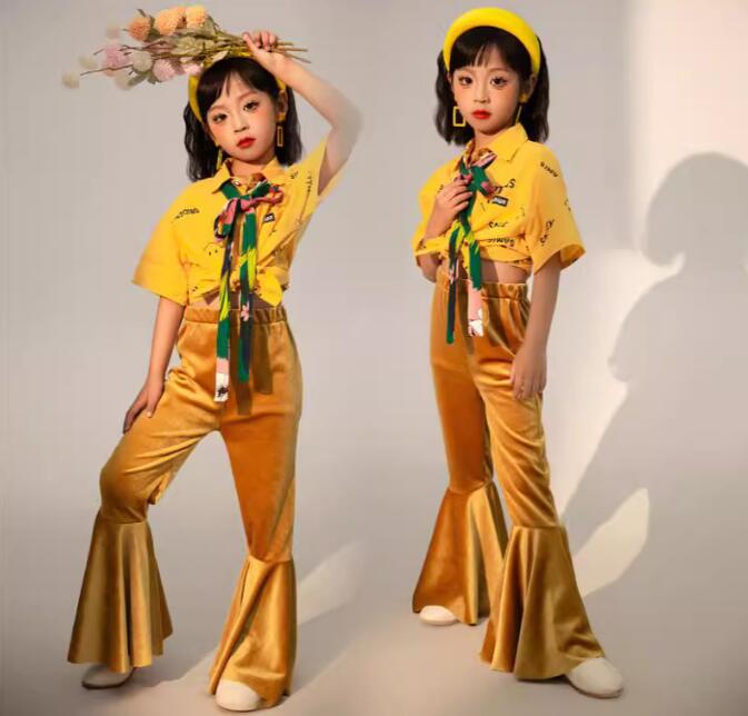 キッズ ダンス衣装 女の子ラテンダンス衣装 香港風社交ダンス衣装 フレアガウチョパンツ 半袖シャツ上下セット 年代感 香港風 復古 パンタロン ベルボトム ヒップホップジャズダンス 子供服 ショー ステージ衣装 演出服 団体服 舞台衣装社交ダンス