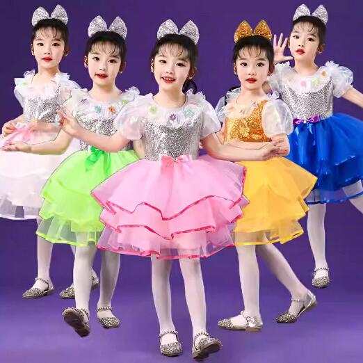 Rakuten - 女の子 ワンピース スパンコール Aラインワンピース 半袖 パフスリーブ 重ね重ねスカート チュチュスカート 子供 キッズ 舞台ステージ衣装 舞台演出服 ダンス衣装 団体服 応援団 ダンス衣装 幼稚園 保育園 100 110 120 130 140 150 160