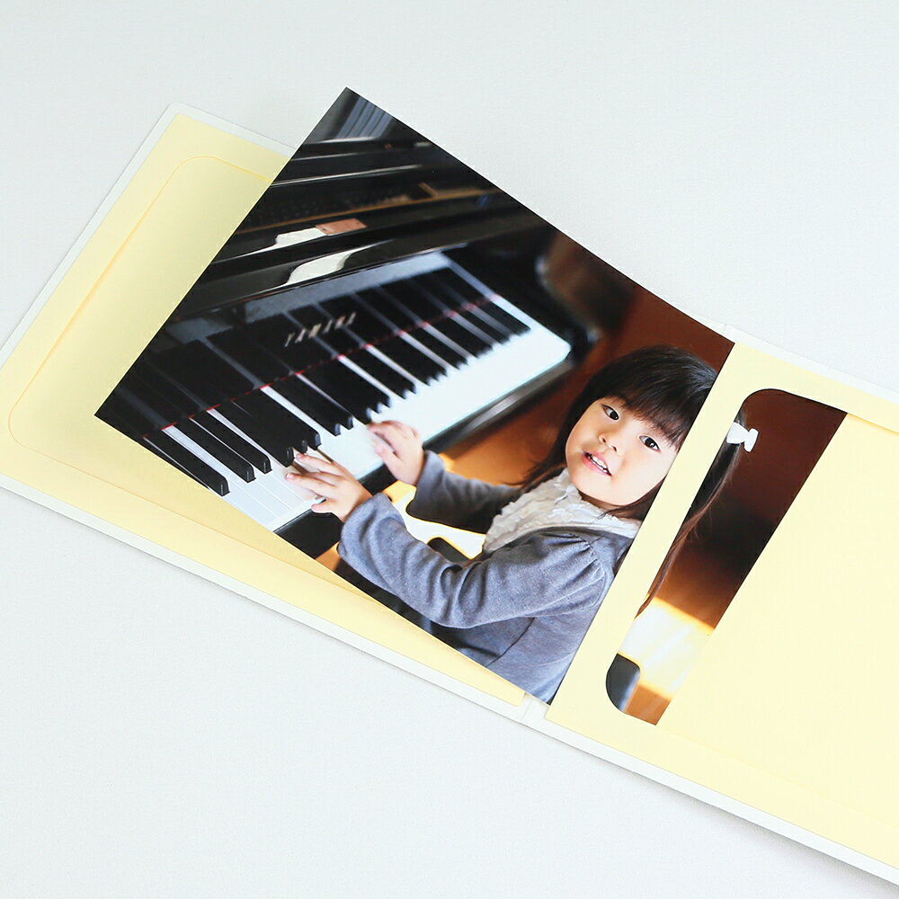 ペーパー フォトフレーム 写真台紙 ピアノ 発表会 2Lサイズ 3面ヨコ Piano Recital/女の子 ホワイト