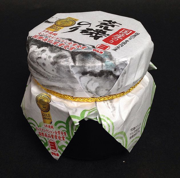 商品明細 名称 海苔佃煮 内容量 180g 原材料 ひとえぐさ（伊勢産・養殖）、あまのり（瀬戸内産・養殖）、醤油、砂糖、水飴、みりん、ソルビット、カラメル色素、調味料（アミノ酸等）、甘味料（ステビア）、増粘多糖類、（原材料の一部に小麦・大豆を含む） 賞味期限 製造日より12か月 保存 冷暗所にて保管,開封後は要冷蔵 製造者 マルヨ食品株式会社 商品説明 あったかいご飯に添えてお召し上がり下さい。おにぎりの具材としてもご利用いただけます。また、トーストにもあいます。同梱可 こちらの商品は下記のメーカーと同梱できます。 同梱可能商品はこちらです 産地直送品および、冷凍商品との同梱包はできません。その場合送料を二個口頂くようになりますのでご注意ください。