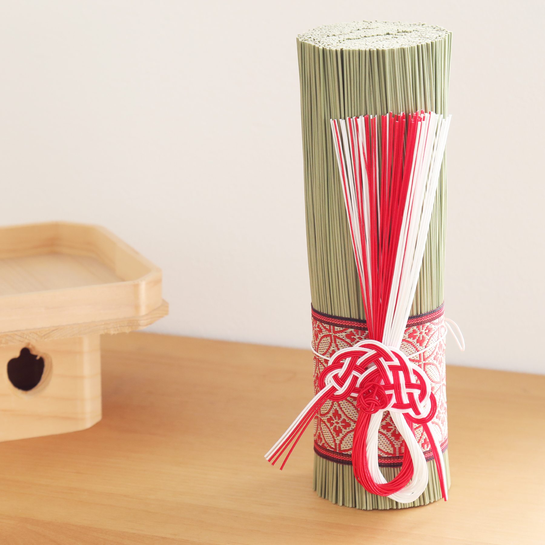 正月リース しめ縄 新春 迎春 幅10cm×奥行8cm×高さ24cm おしゃれ ナチュラル モダン 玄関飾り 新年飾り 手作り リース 和モダン インテリア ギフト プレゼント デスタン