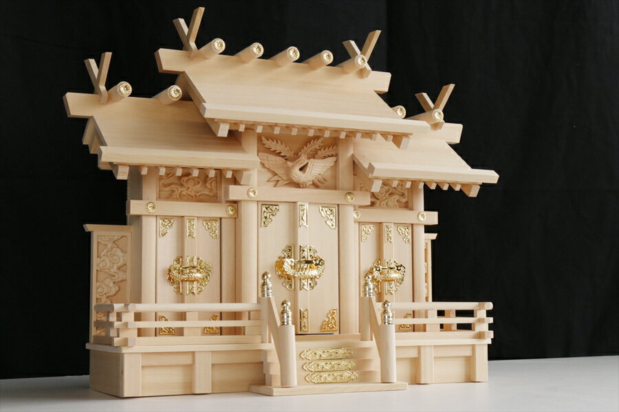 神棚 三社 単品 屋根違い 彫物 鳳凰 彫刻付 屋根違い三社 ／ 匠造り 木曽ひのき お社本体サイズ (cm) 高さ43 × 幅52 × 奥行20 神棚 神具 仏具 盆提灯 やまこう 山幸