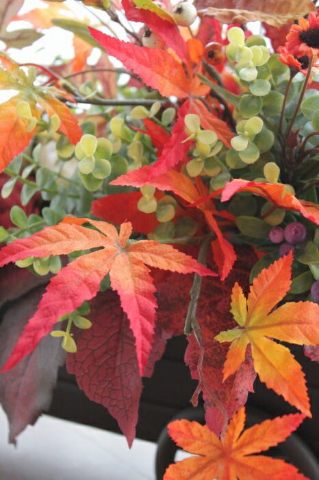 造花 紅葉車の秋のフラワーアレンジ シルクフラ...の紹介画像2