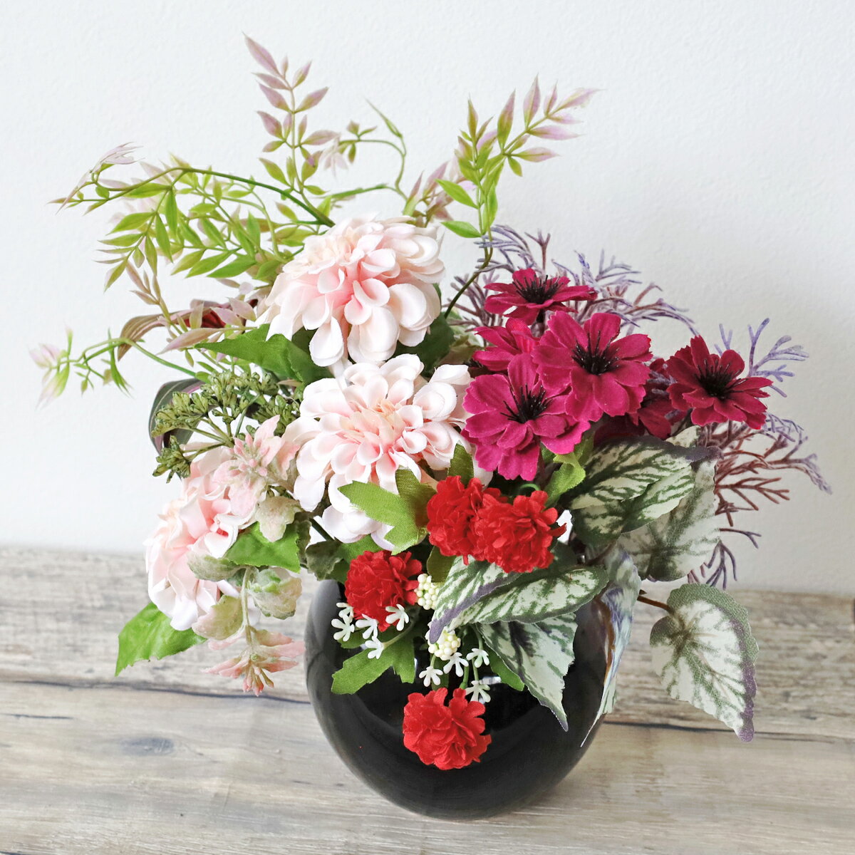 造花 ピンクのダリアと赤い小花のシックなアレンジ 秋のアレンジ シルクフラワー CT触媒 光触媒 フラワ..