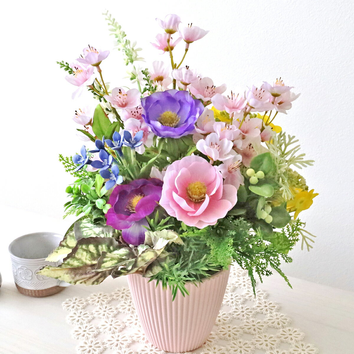 乐天商城 - 造花 アネモネと春の花々のアレンジ シルクフラワー CT触媒 光触媒 フラワーアレンジ インテリア フラワーアレンジメント arg