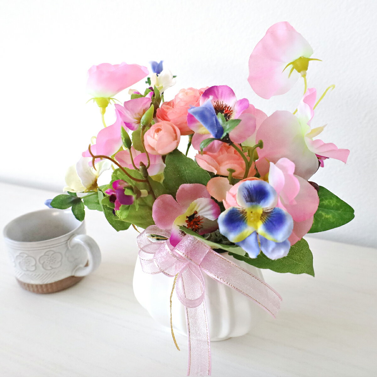 造花 パンジーとスイトピーのアレンジ シルクフラワー 梅春物 ラナンキュラス CT触媒 光触媒 フラワーアレンジ インテリア フラワーアレンジメント arg