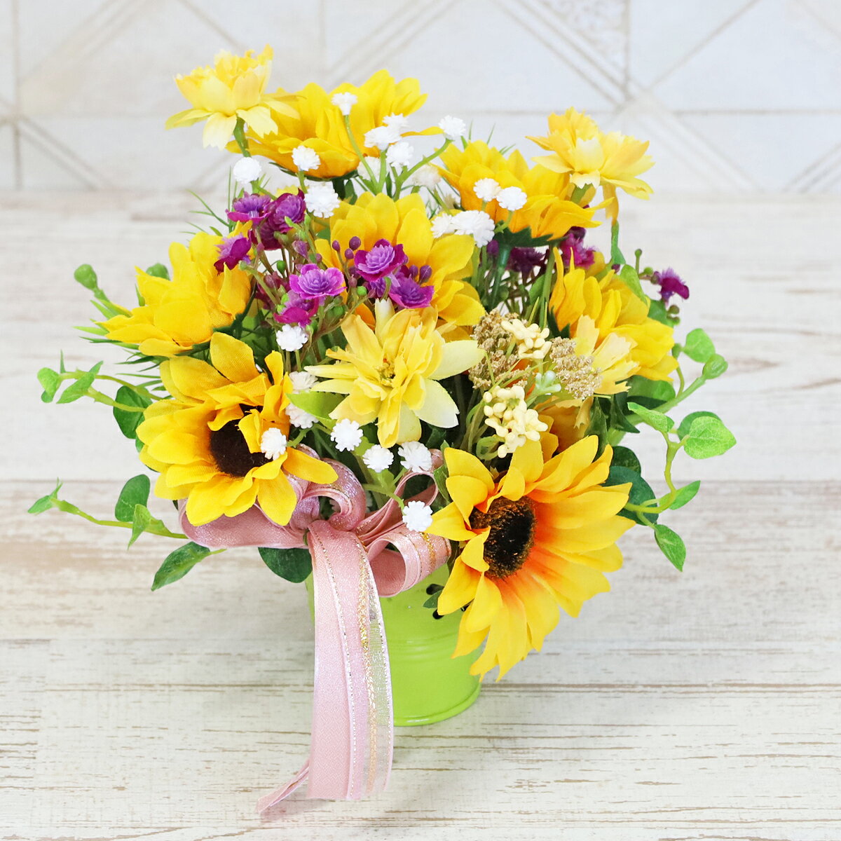 造花 緑の器に入ったミニひまわりとジプシーのアレンジ ヒマワリ 向日葵 夏のアレ...