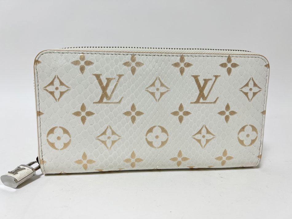 LOUIS VUITTON ルイヴィトン パイソン ジッピーウォレット ラテ ホワイト ゴールド ファスナー長財布 エキゾチックレザー ヘビ革 カデナ チャーム N97773 超美品【中古】