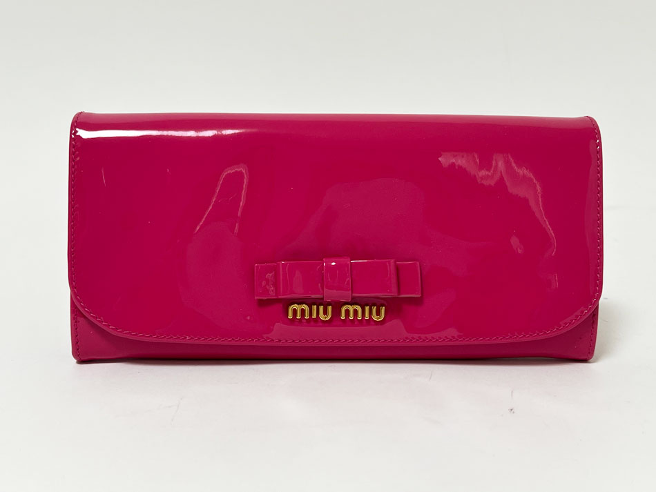 miu miu ミュウミュウ 2つ折り 長財布 リボン VERNICE FIOCCO エナメル PEONIA ピンク 5M1109 【中古】