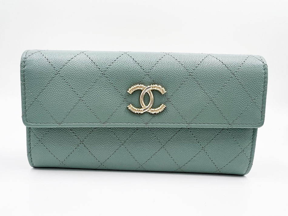 CHANEL シャネル グレインドカーフスキン キャビアスキン ロングフラップウォレット 長財布 2つ折り グリーン シャンパンゴールド金具 マトラッセ 31番 新品同様 【中古】