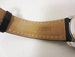FENDIフェンディラナウェイメンズウォッチ腕時計革バンドクォーツ71000L美品【中古】