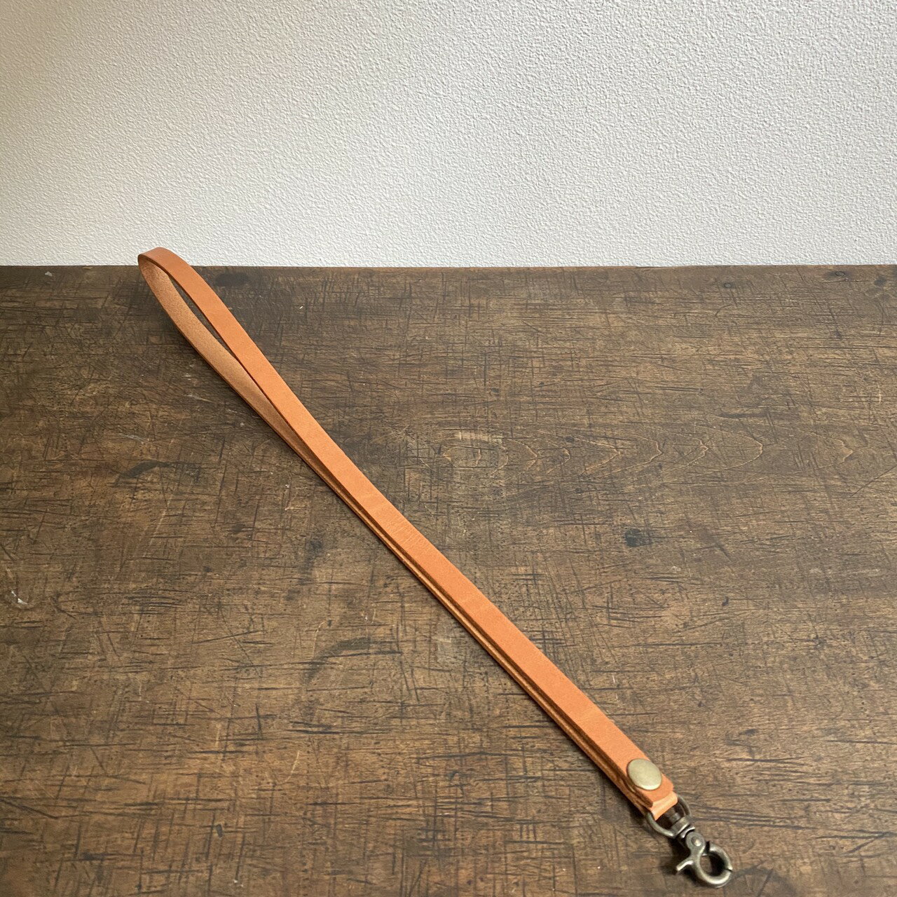 栃木レザー ネックストラップ