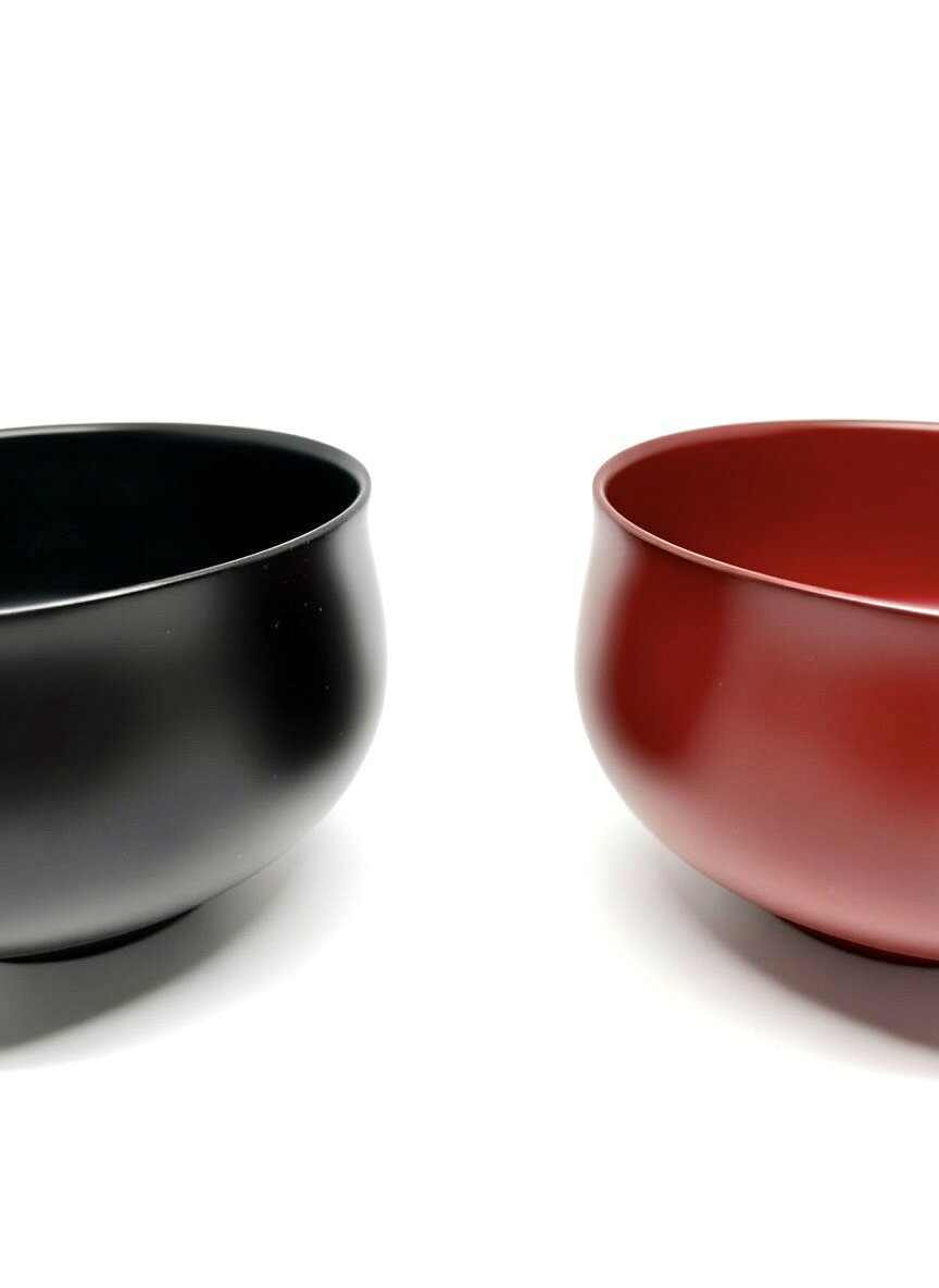 桜 端反椀 (さくら はぞりわん） お椀 汁椀 和食器 木製 桜 日本製 漆塗り 漆器 山中漆器 普段使い 来客用 店舗用 日本料理店 和食屋 寿司屋 天然木 国産 味噌汁 みそ汁 飯椀 スープボウル黒塗り 朱塗り 黒 赤 ブラック レッド 夫婦椀 ペア 高級品 伝統工芸品