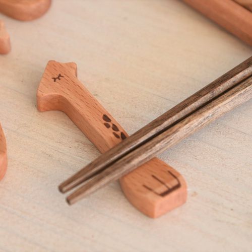 Wooden - どうぶつ柄の箸置き キリン インドネシア製 洋食器 箸置き 箸おき はし置き はしおき カトラリーレスト