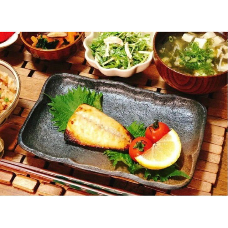 ＼お買物マラソン期間中ポイント5倍／ ( 黒備前吹き 焼物皿 ) 日本製 美濃焼 食器 陶器 うつわ おかず 揚げ物 魚 角皿 皿 和食器 備前風のサムネイル