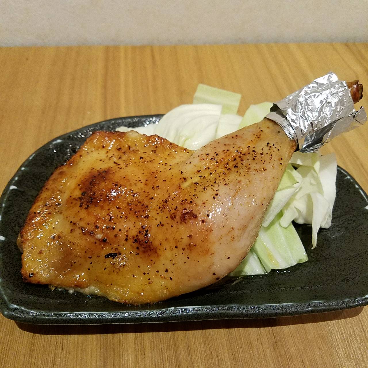 【讃岐名物】若鶏骨付きどり(国産若鶏骨付きもも焼成)