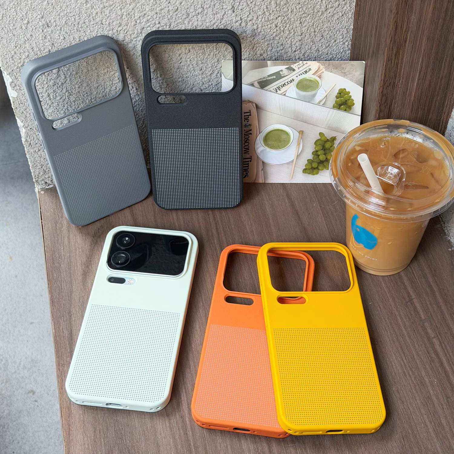 Rakuten - 【180円割引】Xiaomiケース Xiaomiシリーズ 全機種対応 スマホケース カメラ保護 携帯電話 ケース Xiaomi17 韓国 おしゃれ 薄型 ドット レディース メンズ 男女兼用 シンプル ファッション INS プレゼント ギフト 若者 落下防止 Xiaomi17Pro Xiaomi17ProMax マグネット
