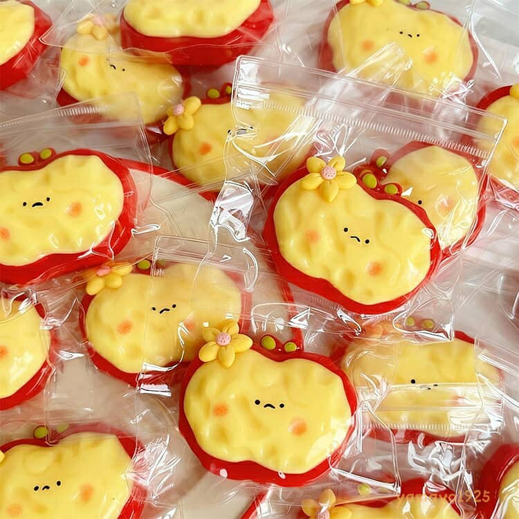 【楽天スーパーSALE】プッシュ ストレス解消グッズ 3個セット 3個セット スクイーズ 弾力 縁日 プッシュポップ ストレス解消 リンゴ ポップ もちもち 低反発 癒し 手の平サイズ リンゴスクイーズ 可愛い ぷにぷに 景品 子供 子供会 ストレス解消グッズ お祭り 夏祭 yamayo1925-10005645 ヤマヨ山本商店楽天市場店 サンプル画像2