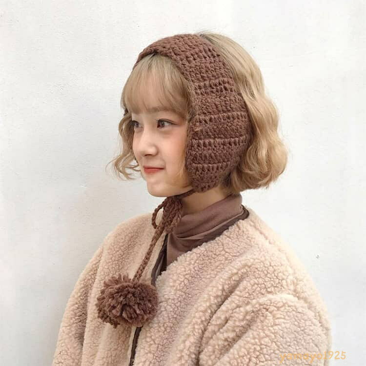 ヤマヨ山本商店楽天市場店のターバン イヤーマフ付き ヘアバンド 耳当て ニット 耳あて バンダナ ヘアバンド 手編み レディース ポンポン付き イヤーマフラー イヤマフ ネックウォーマー もこもこ 防寒 ターバン 可愛い 冷え 寒さ対策｜アングル2