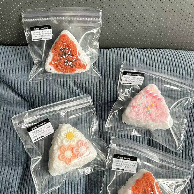 2点セット スクイーズ お握りスクイーズ 低反発 大福 ぷにぷに ふわふわ おもちゃ 肉球 感触 プッシュ 食品サンプル 握って遊ぶ お菓子 おにぎり ストレス解消 もちもち おしゃれ 子供 こども 暇つぶし 減圧 デザート そっくり 癒し 指の運動 yamorina-10004423 Yamorina サンプル画像3