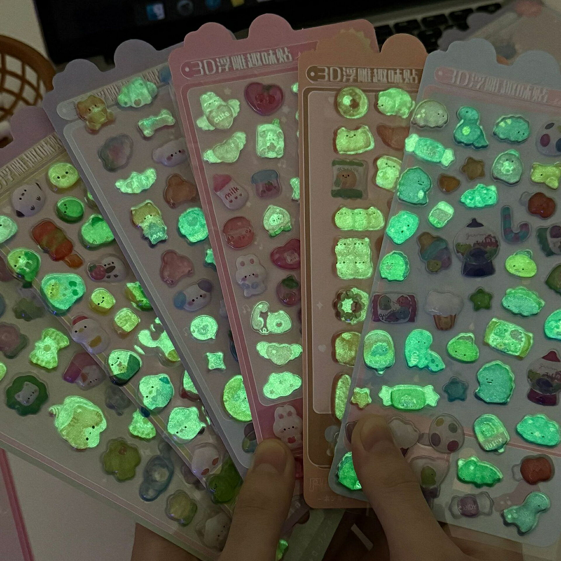 お得！6枚セット！新柄登場！6種類セット！ ルミネセント ぷくぷくシール 夜光 おしり おしりシール 3Dシール 立体シール おはじきシール シール手帳 ぷっくり つやつやシール 立体シール ぷくぷくシール キャラクターシール かわいいシール 泡ステッカーのサムネイル