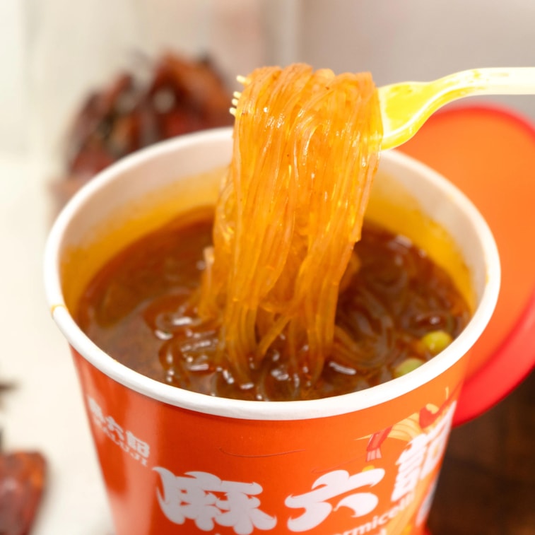 麻六記酸辣粉238g【1点】サンラーフェン 四川風味 酸っぱくて辛い 春雨料理 もちもち春雨 カップ面 インスタント面 即席面 中華面 238gx1点 yanwo-10005512 東洋ツバメの巣 サンプル画像3