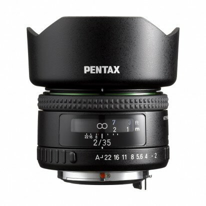 ■ペンタックス HD PENTAX-FA35mmF2 の 商品概要 描写性能を高める “HD コーティング注 1”の採用 長年に渡って好評をいただいている「smc PENTAX-FA35mmF2AL」のコーティングの全面的な見直 しをおこな...