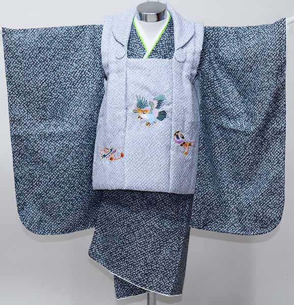 七五三 三歳 男児 被布着物セット 鹿の子柄 被布に刺繍入り 黒色×グレー 祝着 新品（株）安田屋 NO41781