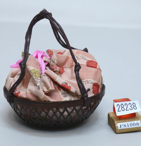 かごバッグ 竹かご 巾着付き 綿巾着取り外し可能 新品 (株)安田屋 x540379760 かごバッグ 竹かご 巾着付き 綿巾着取り外し可能 新品 (株)安田屋 x540379760