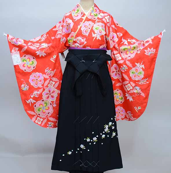 二尺袖 着物 袴フルセット 百花斉放 赤地 袴変更可能 卒業式 新品(株)安田屋 NO35796