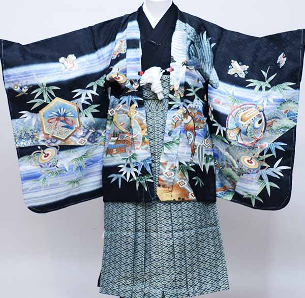 ではお 七五三 豪華絢爛 綸子地 黒地 鷹 袴変更可能 祝着 新品(株