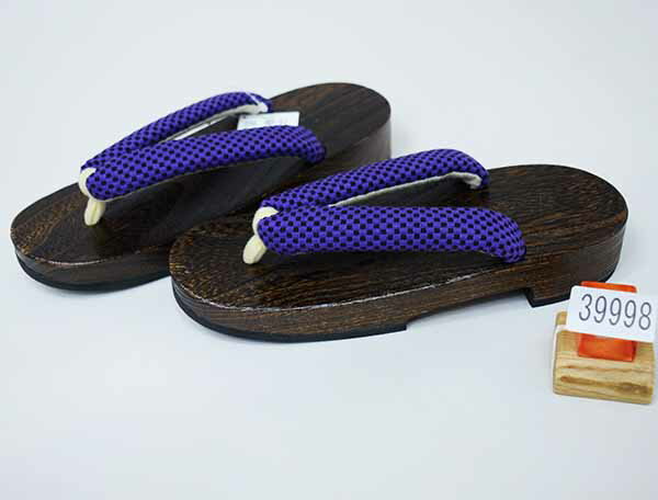 下駄 焼き 桐下駄 女性用 鼻緒の色は紫地 フリーサイズ 適合足サイズ23cm～25cm 新品（株）安田屋 NO39998